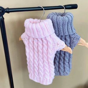 Handmade knitted pet clothing